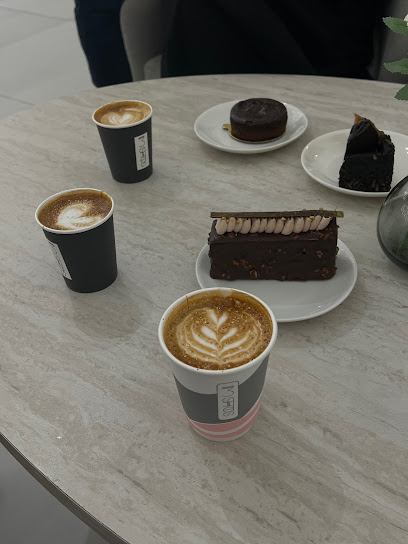 3SHOTS CAFE - Saudi Arabia|مجمع بن زابن