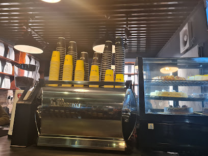مقهى حزة - HZH COFFE - Umluj - +966 56 627 4008