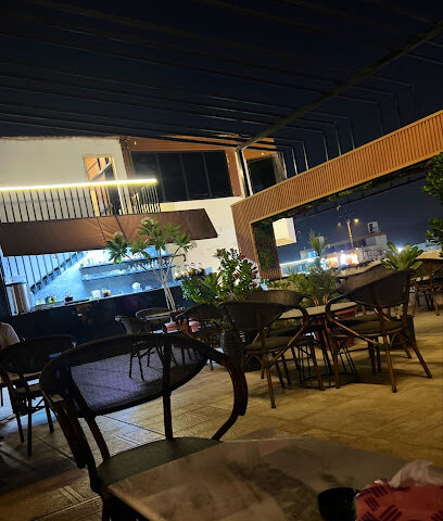 مطعم وكوفي شوب دندنة - Najran -
