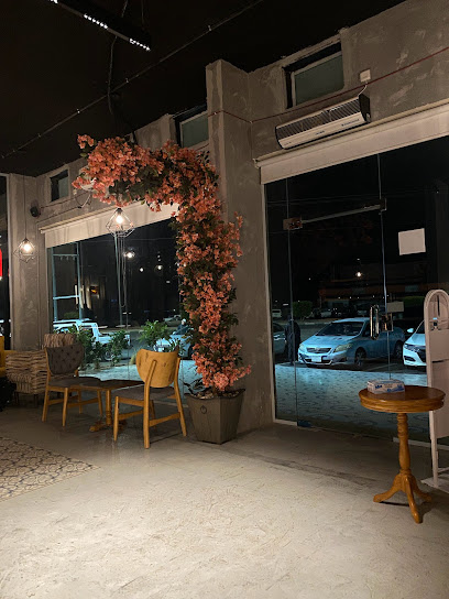 دوم بالم كافيه Doum palm cafe - Saudi Arabia|Umm Aldoom|شقق عبق الديرة، الشارع العام ، مفرق|طريق الخضراء