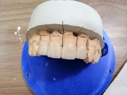 معمل سهير سعيد بن حسن الدهان للأسنان - Al Qatif - +966 56 645 9664