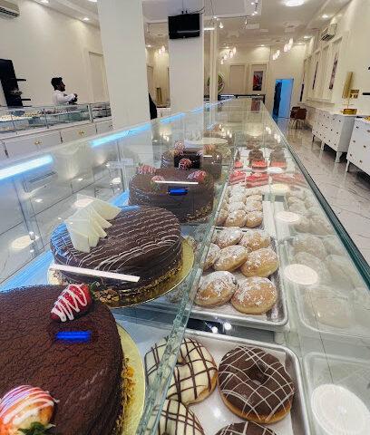 فتات الكيك Crumbs - Najran - +966 50 984 5934