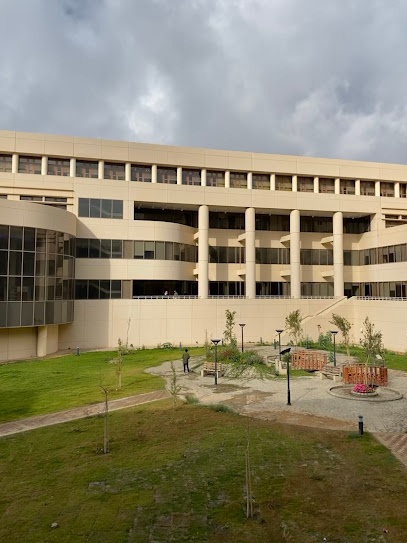 College of Science - Saudi Arabia|Al Fara 62223،|AGDB3547، 3547 152 الجامعة، 7892،
