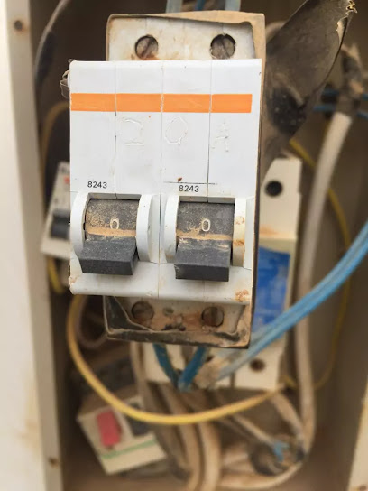 Al qurayyat electricity worker - Al Qurayyat 77454