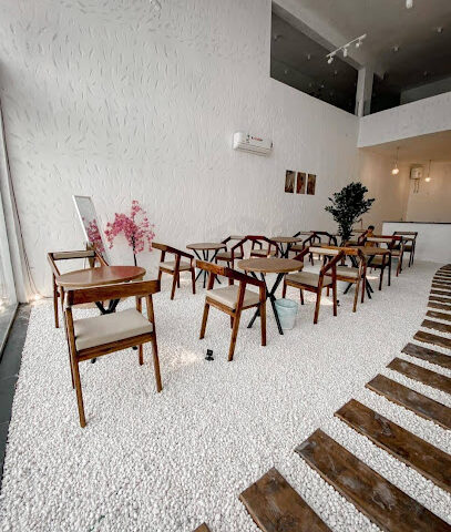 مقهى بزه - Bisha - +966 53 797 6775
