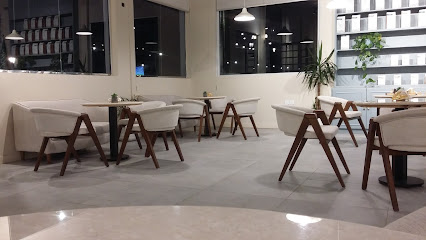 LEO LOUNGE - Sakaka -
